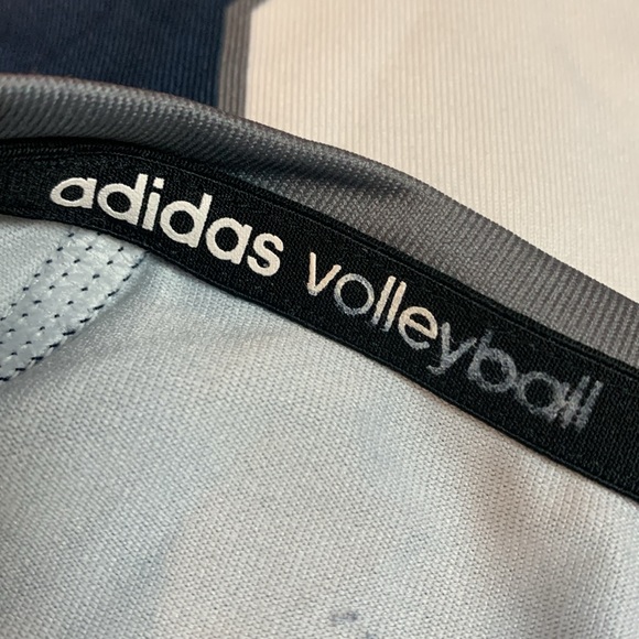 Woman size small lots of three pieces - Picture 14 of 14